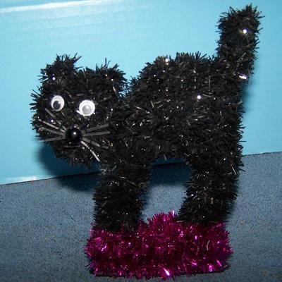 LOT 16 TINSEL BLACK CATS