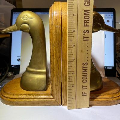 Vintage Pair of Brass Decor Ducks Sculpture Bookends in Good Preowned Condition as Pictured.