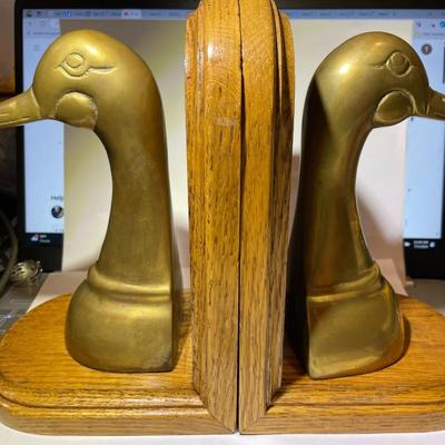 Vintage Pair of Brass Decor Ducks Sculpture Bookends in Good Preowned Condition as Pictured.