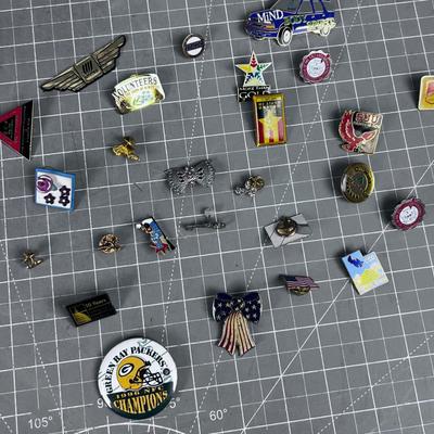 Mixed lot of Pins - Various  