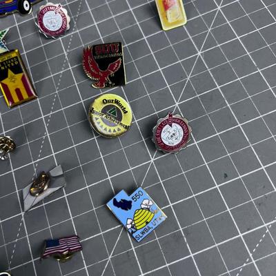Mixed lot of Pins - Various  