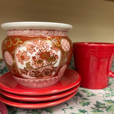 Red serving Dishes, Casserole glass pans, cups & Saucers