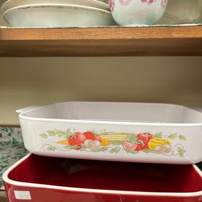 Red serving Dishes, Casserole glass pans, cups & Saucers