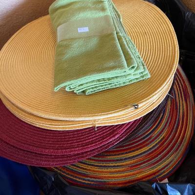 Linens Table cloths, dish towels, Placemats