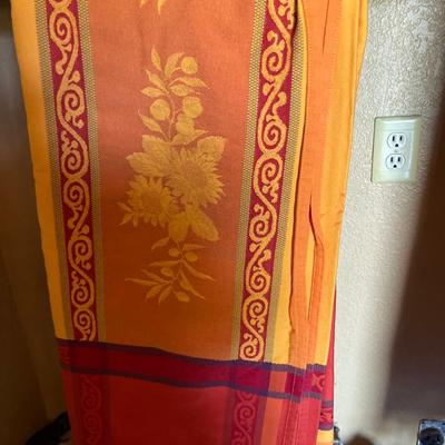 Linens Table cloths, dish towels, Placemats