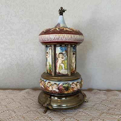 REUGE PORCELAIN MUSIC BOX (1)