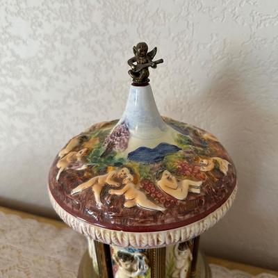 REUGE PORCELAIN MUSIC BOX (1)