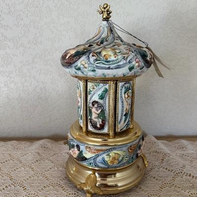 CAPODIMONTE MUSIC BOX LIPSTICK CIGARETTE HOLDER