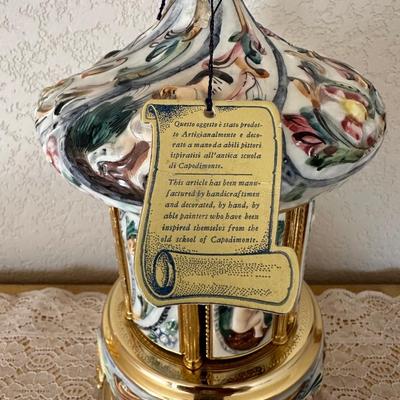CAPODIMONTE MUSIC BOX LIPSTICK CIGARETTE HOLDER