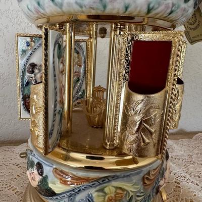 CAPODIMONTE MUSIC BOX LIPSTICK CIGARETTE HOLDER