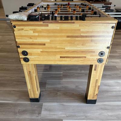 FULL SIZE FOOSBALL TABLE WITH EXTRA BALLS