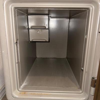 KEEP/SAFE COMBINATION FLOOR SAFE ON CASTERS (Has Combo)