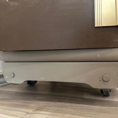 KEEP/SAFE COMBINATION FLOOR SAFE ON CASTERS (Has Combo)