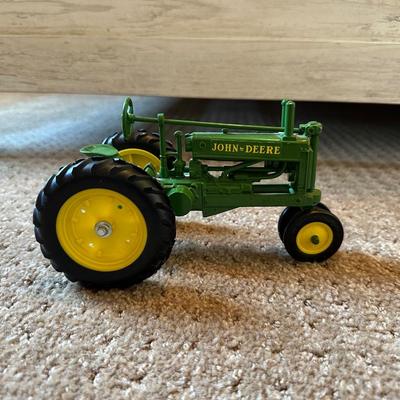 ERTL JOHN DEERE A DIE-CAST MODEL TRACTOR