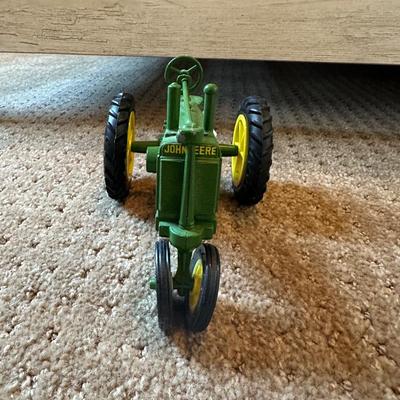 ERTL JOHN DEERE A DIE-CAST MODEL TRACTOR
