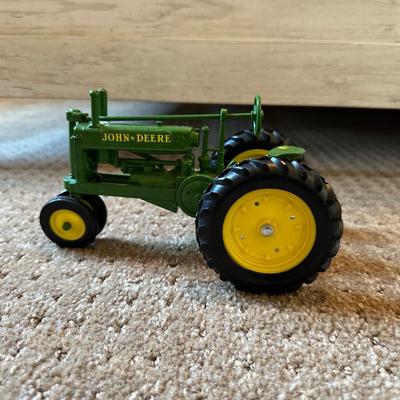 ERTL JOHN DEERE A DIE-CAST MODEL TRACTOR
