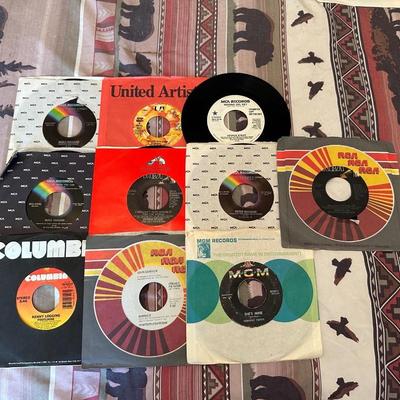 COUNTRY WESTERN MUSIC ON VINYL 45's