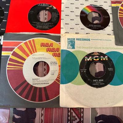 COUNTRY WESTERN MUSIC ON VINYL 45's