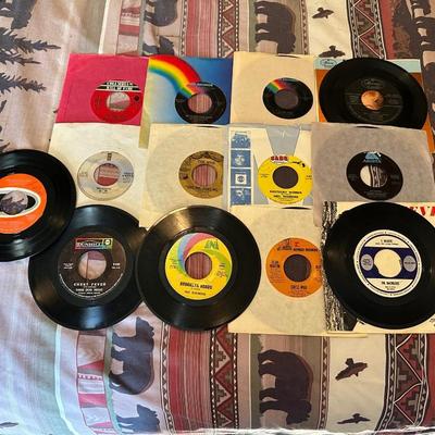 NEIL DIAMOND, THE EAGLES AND MORE ON VINYL 45's