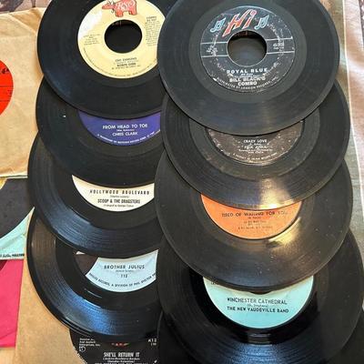 VARIETY OF MUSIC ON VINYL 45's