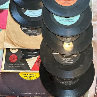 VARIETY OF MUSIC ON VINYL 45's