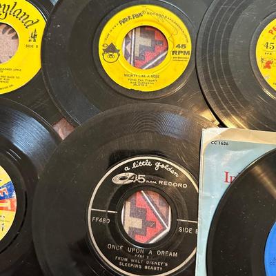CHILDREN'S MUSIC ON VINYL 45's