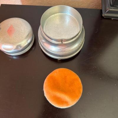 ANTIQUE MUSICAL FACE POWDER BOX