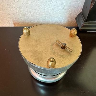 ANTIQUE MUSICAL FACE POWDER BOX