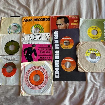 MUSIC ON VINYL 45's