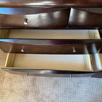 9 DRAWER DRESSER W/MIRROR