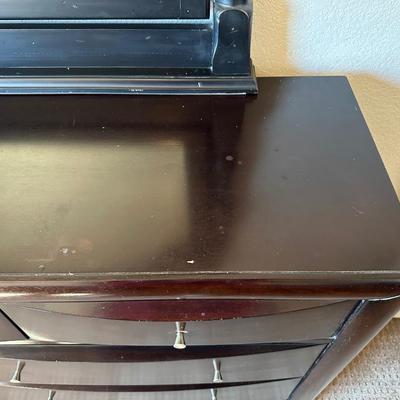 9 DRAWER DRESSER W/MIRROR