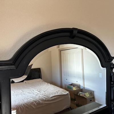 9 DRAWER DRESSER W/MIRROR