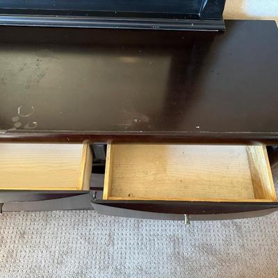 9 DRAWER DRESSER W/MIRROR