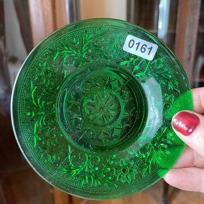Set of 5-Anchor Hocking forest green sandwich plates
