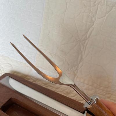 Carving set