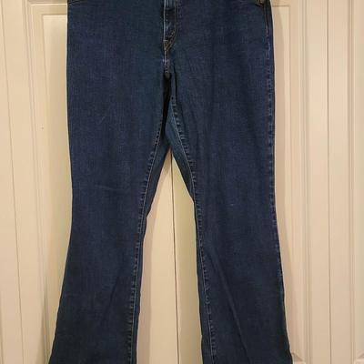 Women's Levi's 550 Classic Relaxrd Boot Cut Jeans Size 14M