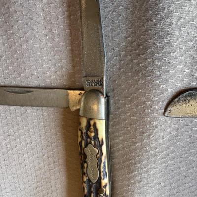 COLONIAL AND SCHRADE FOLDING POCKET KNIVES