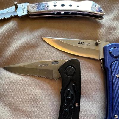 4 FOLDING KNIVES