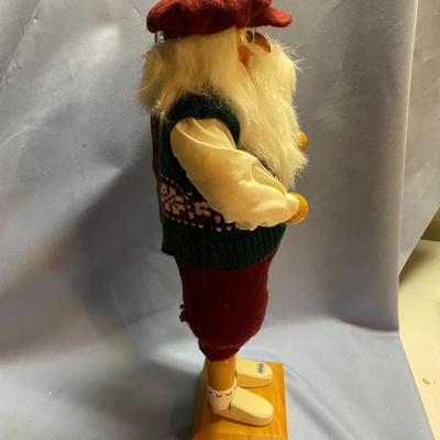 Santa golfer nutcracker