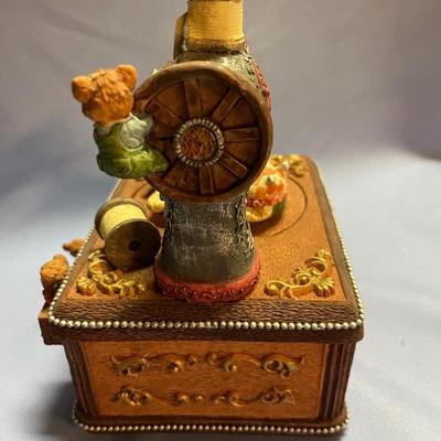 Bears on sewing machine-music Button&Bows