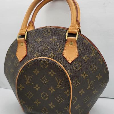 Louis Vuitton Ellipse Monogram Handbag