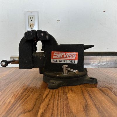 SERVESS ALL STEEL BENCH VISE