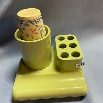Bathroom/cup toothbrush holder