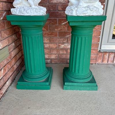 2 PLASTER CHERUBS AND 2 PILLARS