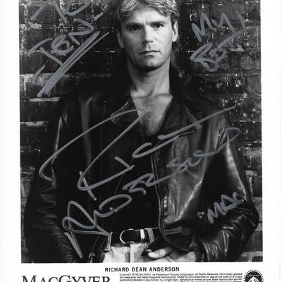 MacGyver Richard Dean Anderson signed photo