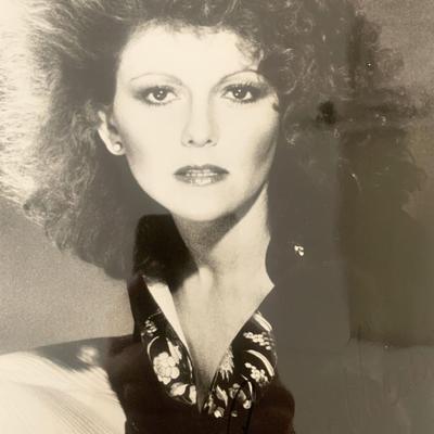 Brenda Vacarro signed photo