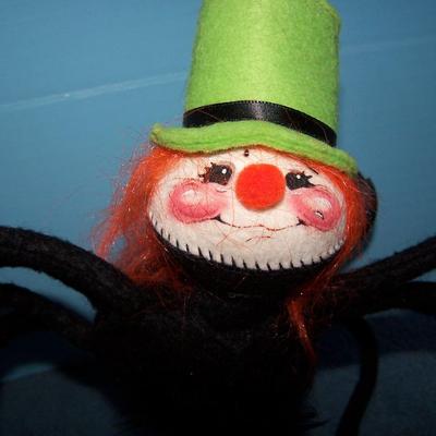 LOT 19 ADORABLE COLLECTABLE ANNALEE HALLOWEEN SPIDER & MOUSE