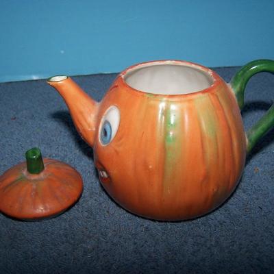 LOT 24 AMAZING VERY RARE GERMAN JOL VINTAGE CHILD'S TEAPOT & CREAMER