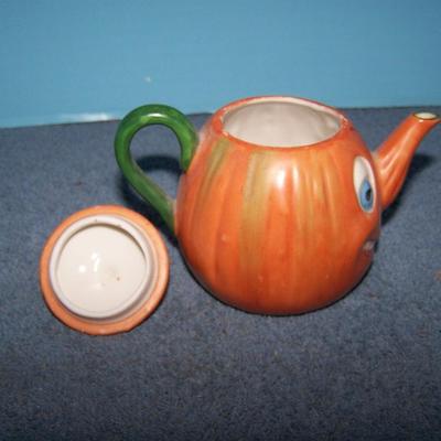 LOT 24 AMAZING VERY RARE GERMAN JOL VINTAGE CHILD'S TEAPOT & CREAMER