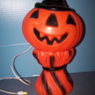 LOT 25 WONDERFUL VINTAGE JOL BLOW MOLD LIGHT